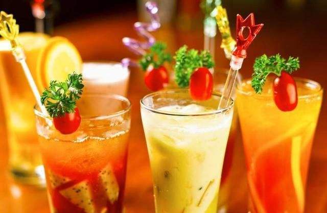 服药无效甚至反效果？可能是你喝的水和酒精饮料惹的祸